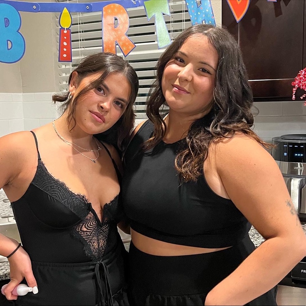 Meet your Posher, Adriana